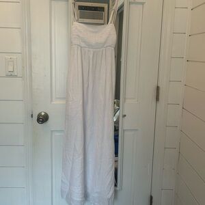 Worn ONCE- Summer 2023 Abercrombie Crinkle Maxi Dress